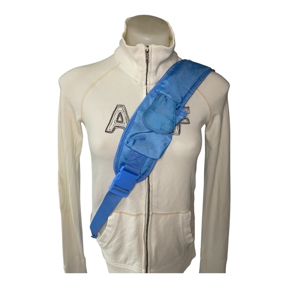 * EastSport Blue Mesh Sling Backpack with separate shoe/ sport bag  security bag - Picture 2 of 11